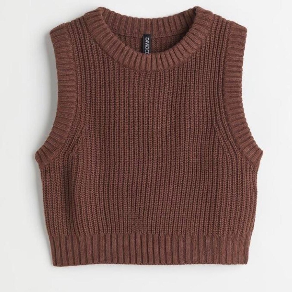 SOLD | NWT H&M Brown Scoop Neck Knit Ribbed Sweater Vest Cropped